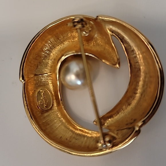 Vintage Elegant Goldtone Napier Brooch Pin - Picture 3 of 7